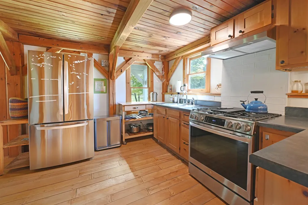 420 Steendom Lane Lyndon VT 05852