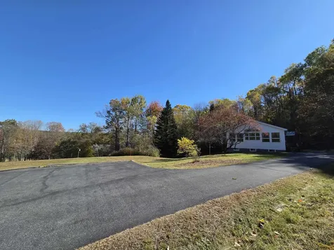 21 Evenchance Road Enfield NH 03748