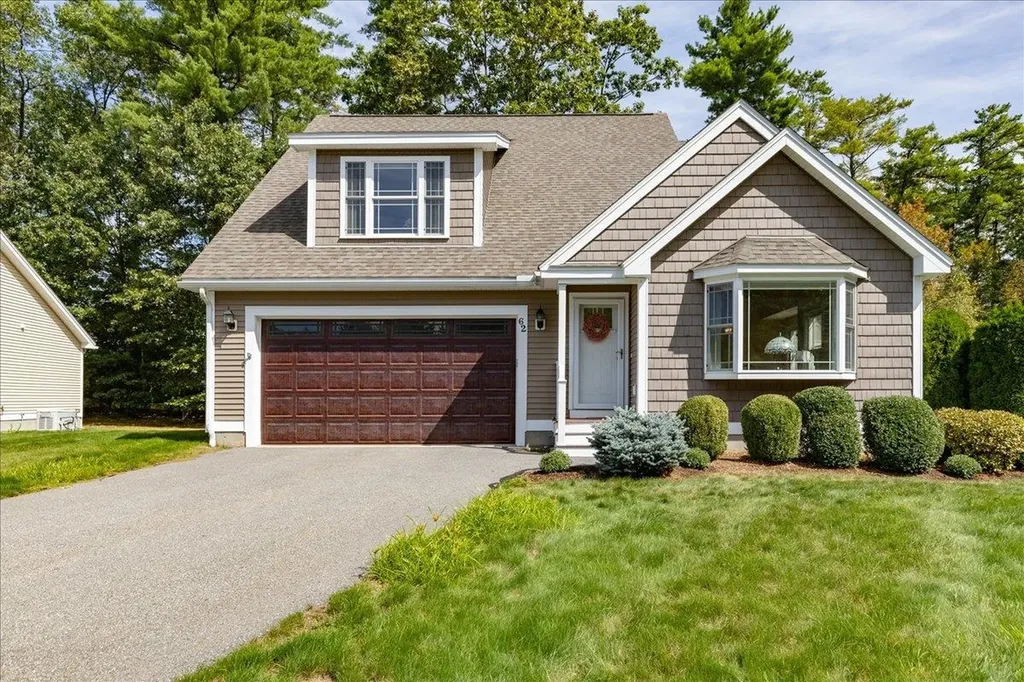 62 Veterans Way Hampstead NH 03841