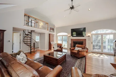 12 Goonan Road Hooksett NH 03106
