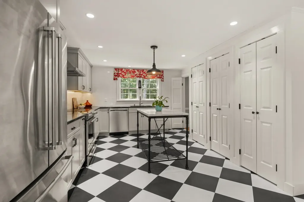 4 Elm Hill Road Peterborough NH 03458