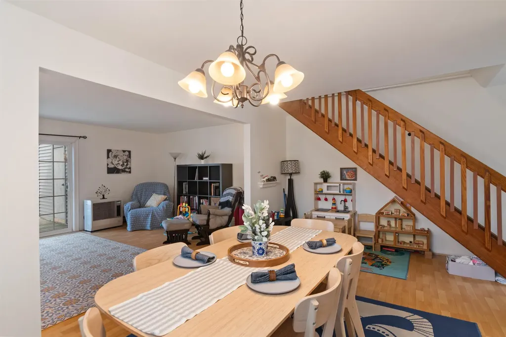 22 Chelsea Circle South Burlington VT 05403-7260