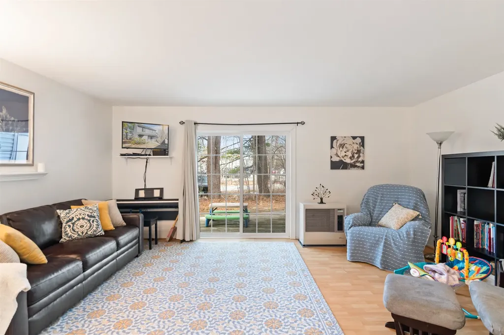 22 Chelsea Circle South Burlington VT 05403-7260