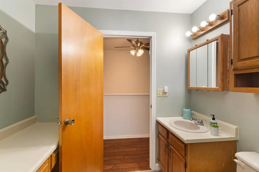 22 Chelsea Circle South Burlington VT 05403-7260