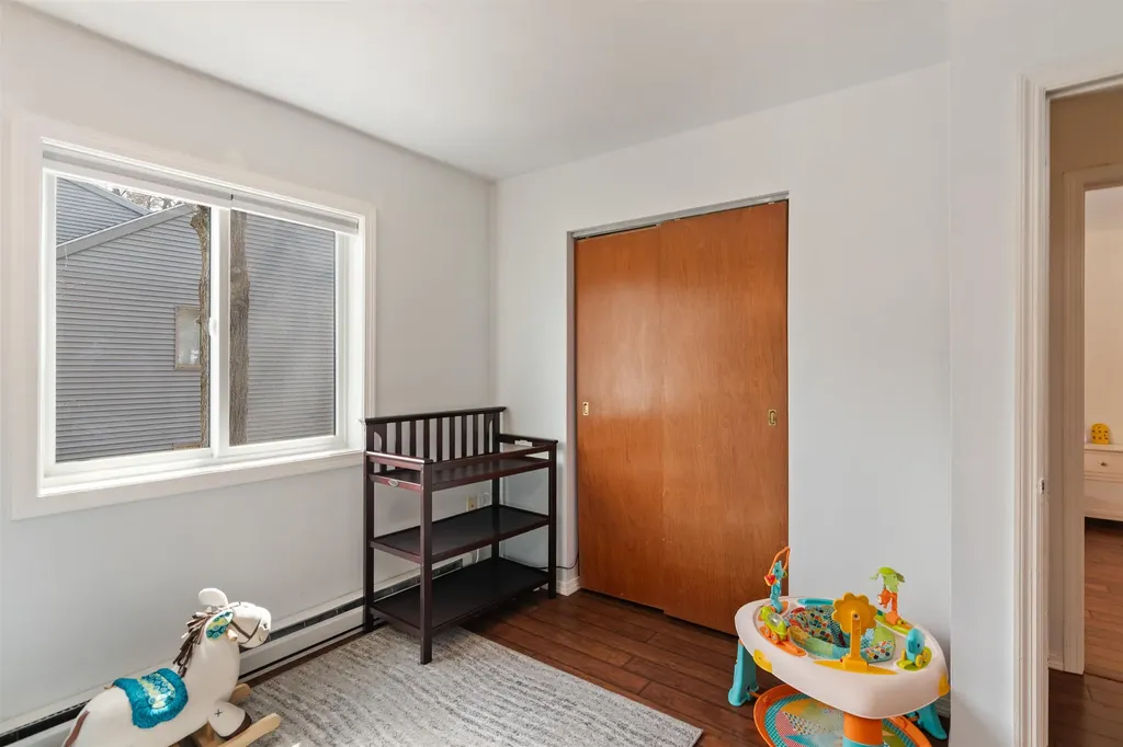 22 Chelsea Circle South Burlington VT 05403-7260