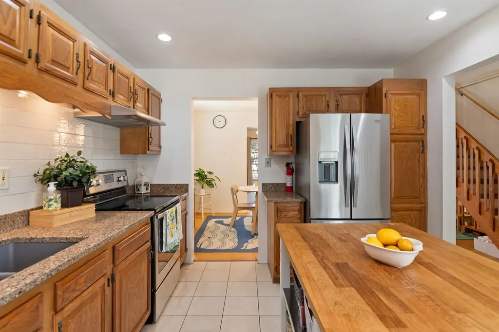 22 Chelsea Circle South Burlington VT 05403-7260