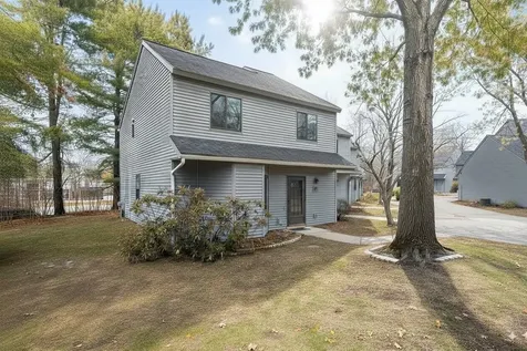 22 Chelsea Circle South Burlington VT 05403-7260