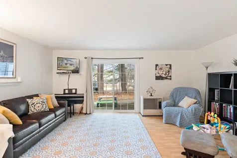 22 Chelsea Circle South Burlington VT 05403-7260