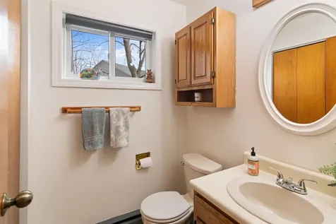 22 Chelsea Circle South Burlington VT 05403-7260