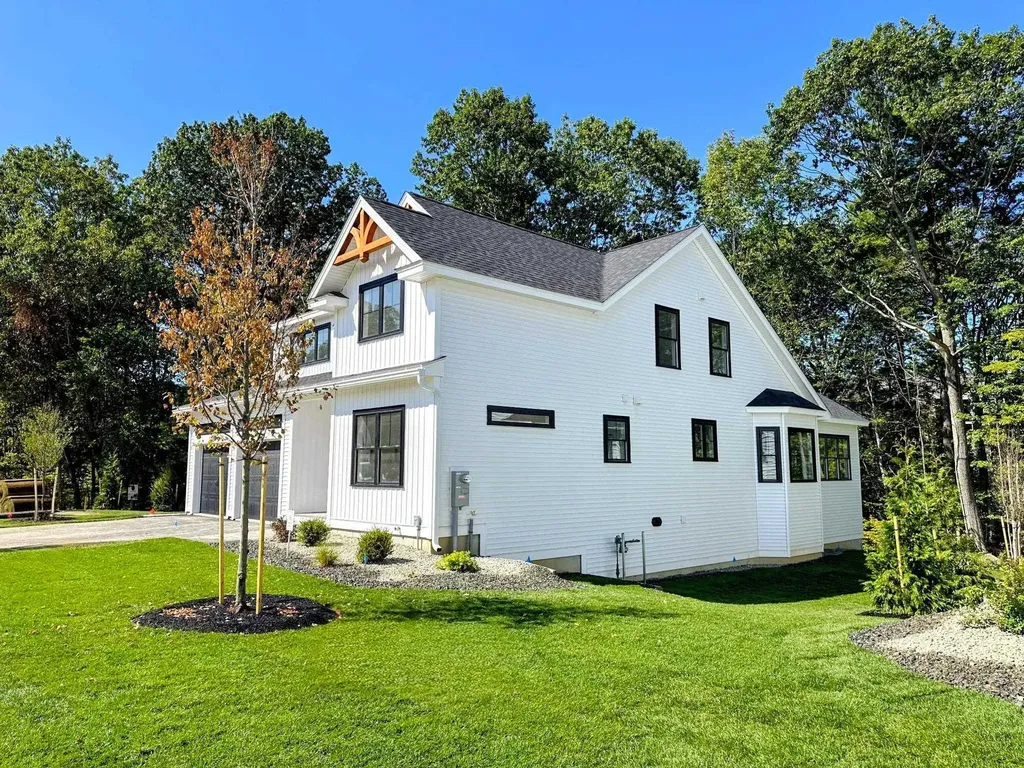 16 Little River Road Exeter NH 03833