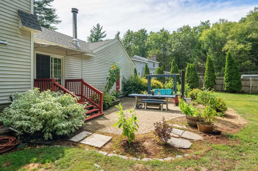 30 Beebe Lane Merrimack NH 03054