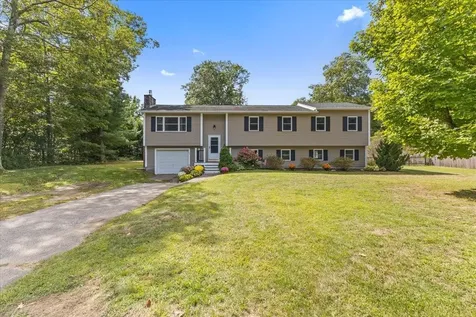 28 Margaret Street Essex VT 05452