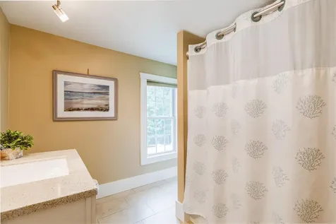 105 Brentwood Road Exeter NH 03833