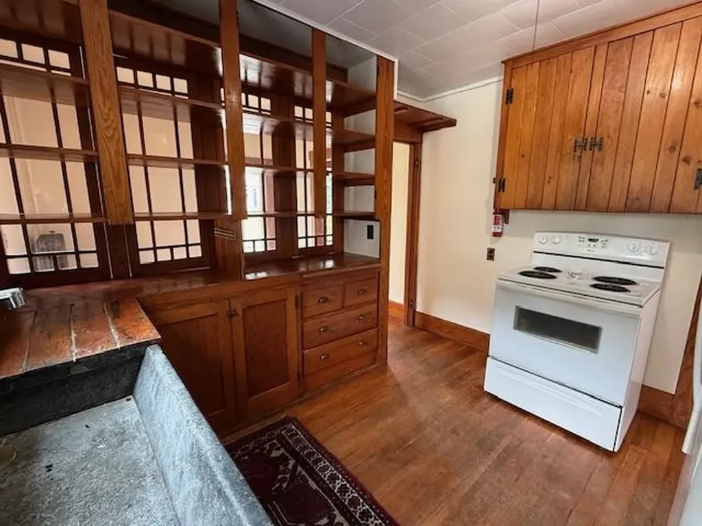 58 Oak Street Brattleboro VT 05301