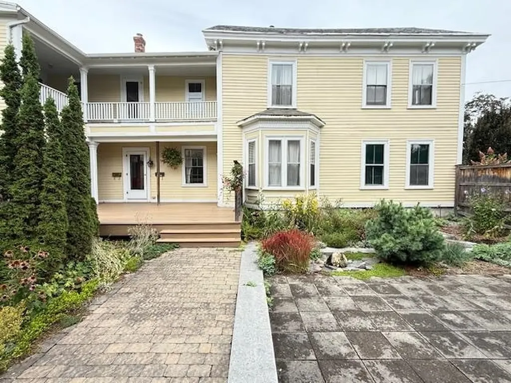 58 Oak Street Brattleboro VT 05301