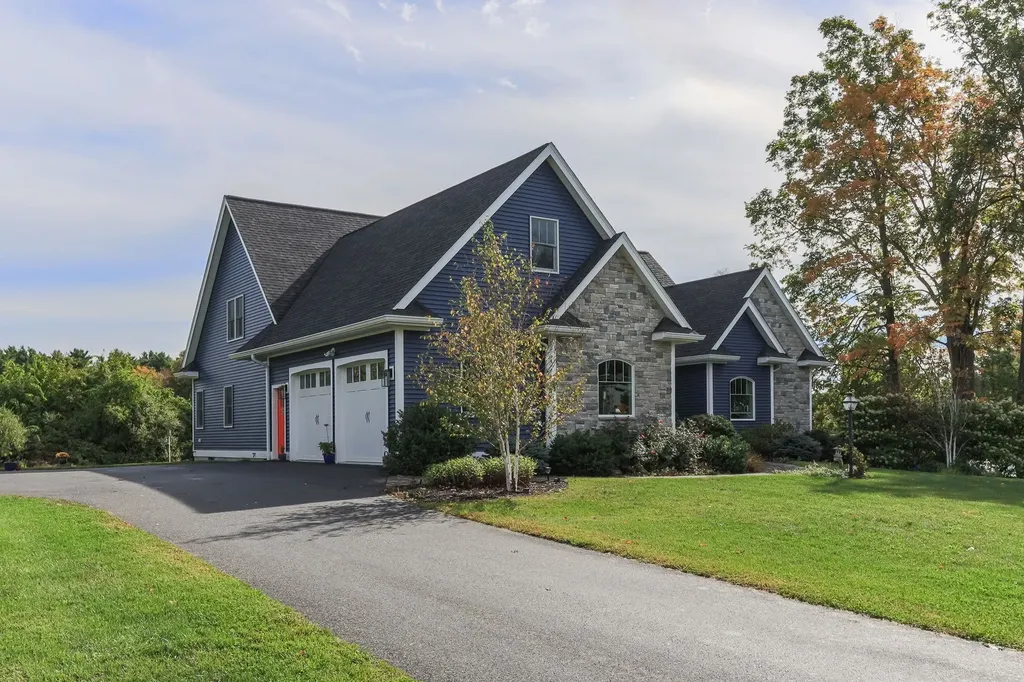 12 Stage Road Hampstead NH 03841