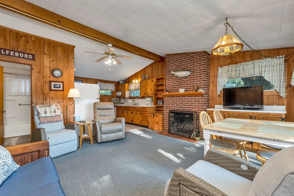 678 North Main Street Wolfeboro NH 03894
