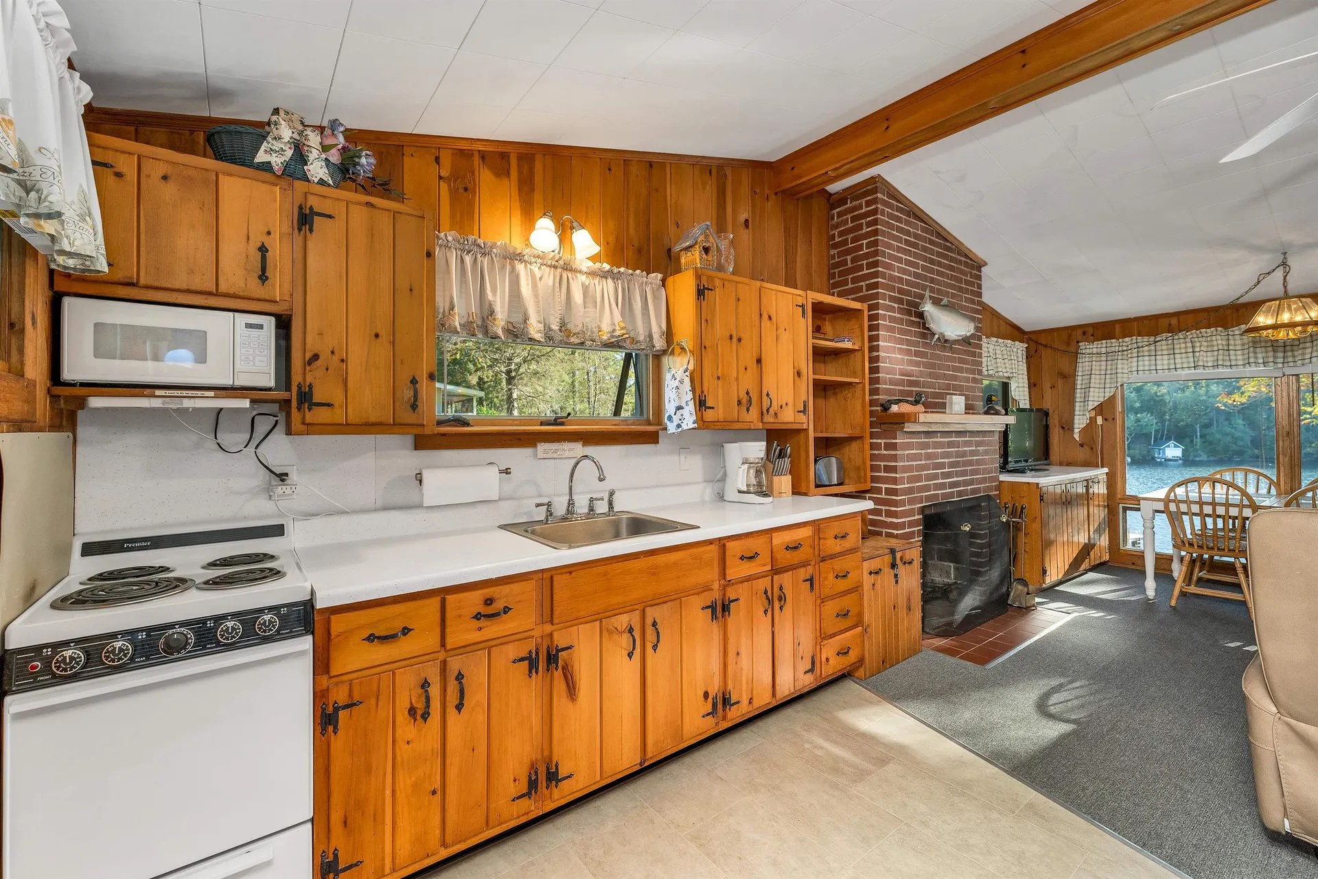 678 North Main Street Wolfeboro NH 03894