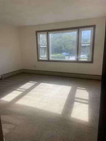 11R Susan Drive Derry NH 03083