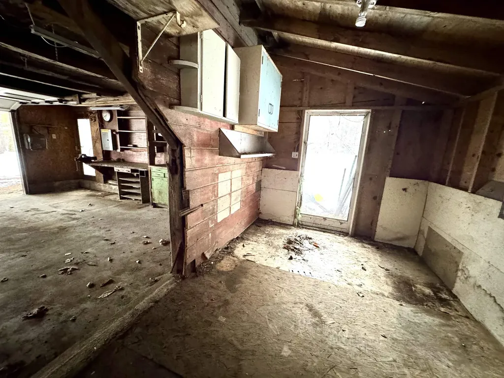 16 Nh Route 12a Cornish NH 03745