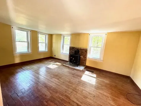 16 Nh Route 12a Cornish NH 03745