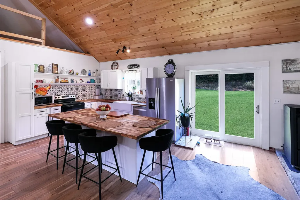 263 Milan Road Milan NH 03588