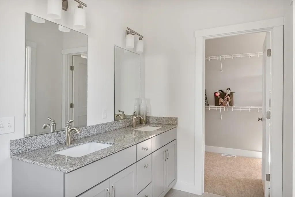 71 Elm Street South Burlington VT 05403