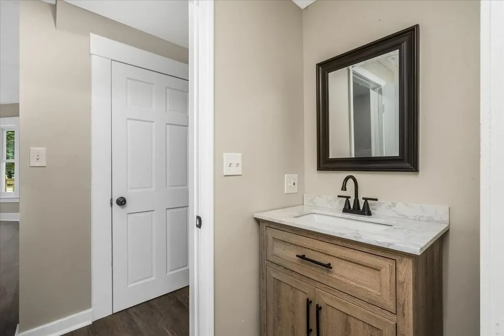 75 School Street Franklin NH 03235