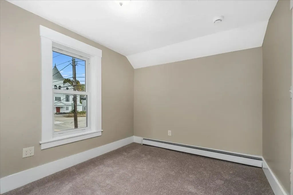 75 School Street Franklin NH 03235