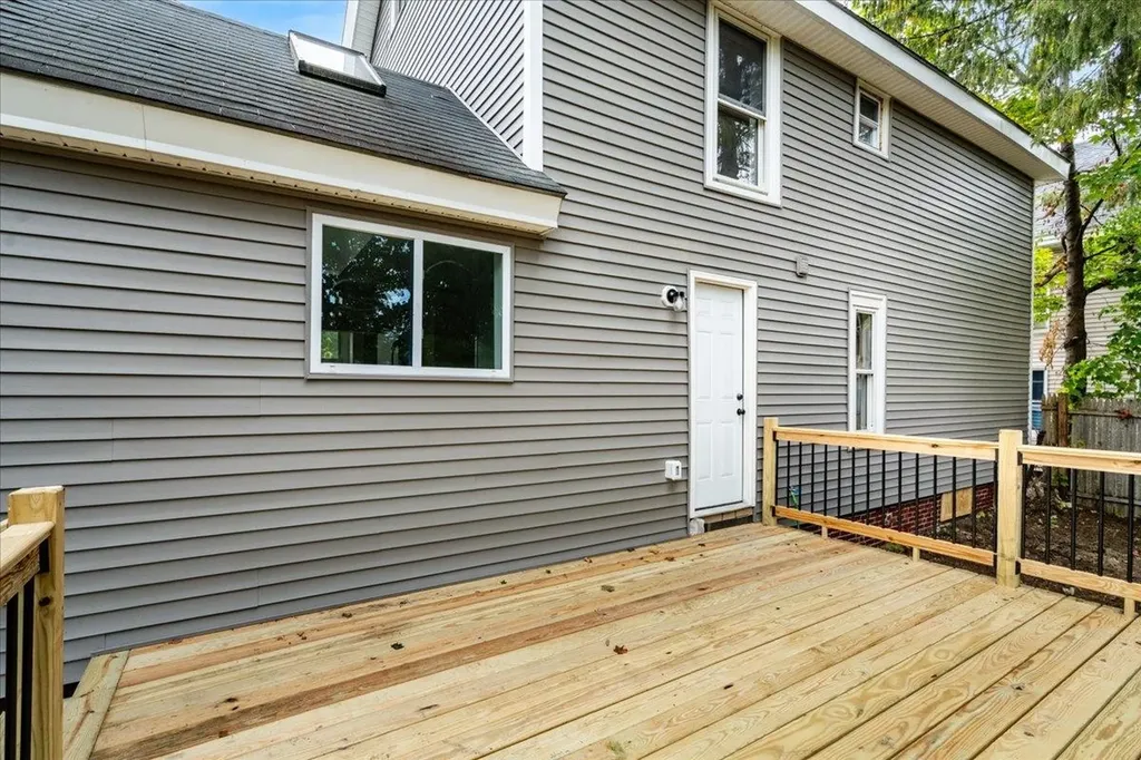 75 School Street Franklin NH 03235