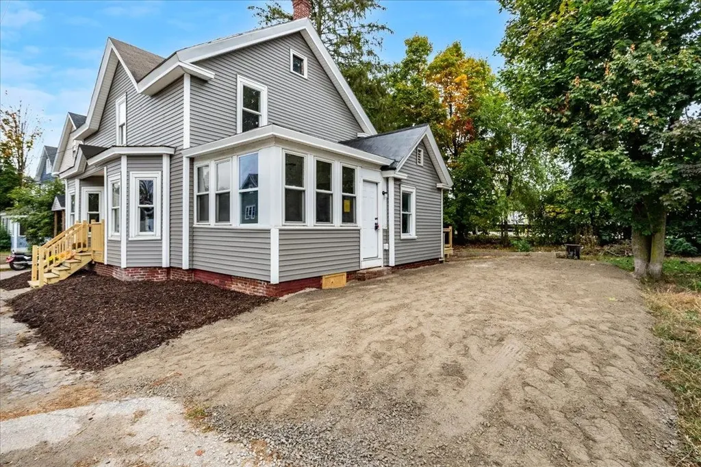 75 School Street Franklin NH 03235