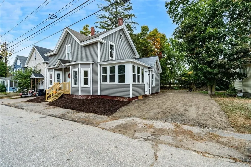 75 School Street Franklin NH 03235