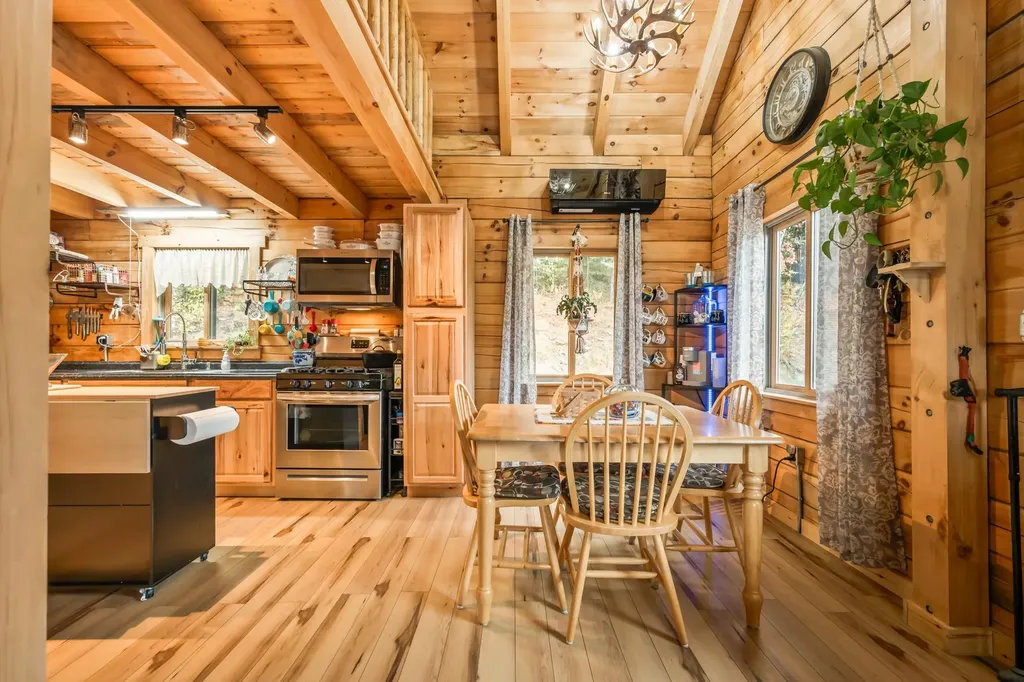 41 Jesse Lane Littleton NH 03561