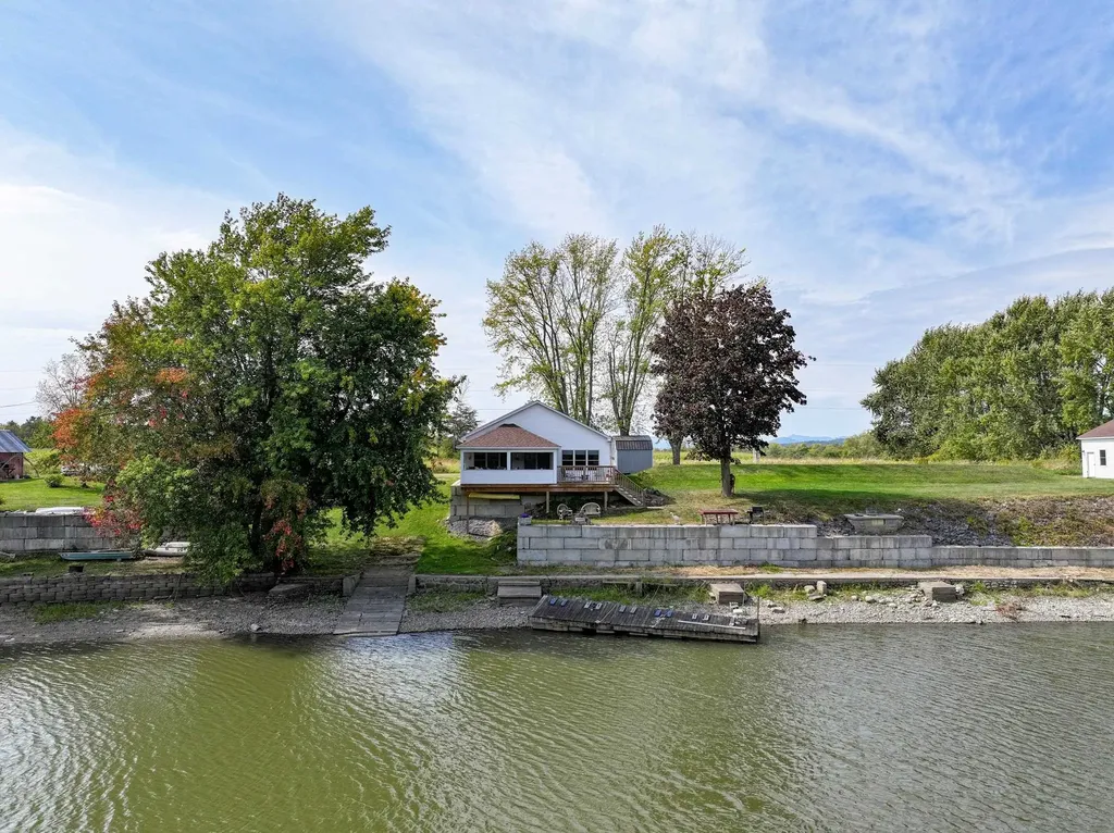 46 Riverview Street Ferrisburgh VT 05491