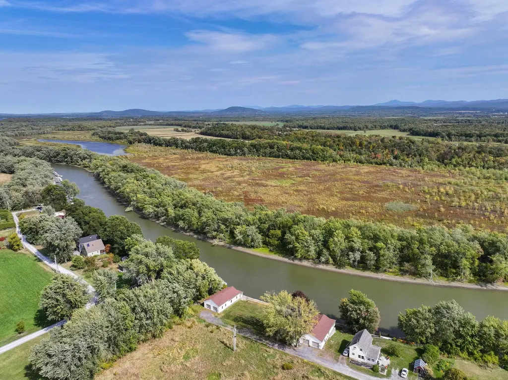 46 Riverview Street Ferrisburgh VT 05491