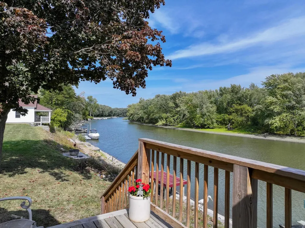 46 Riverview Street Ferrisburgh VT 05491