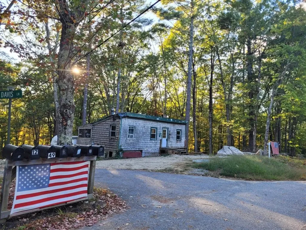 6 Davis Lane Barrington NH 03825