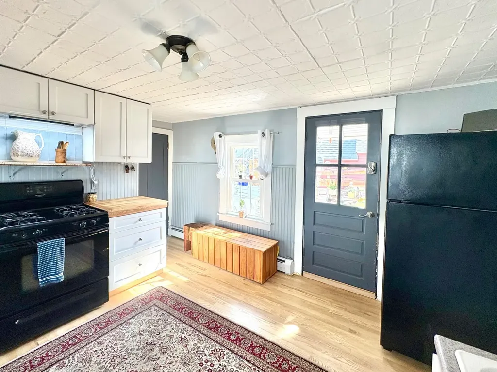 5 Kossuth Street Exeter NH 03833