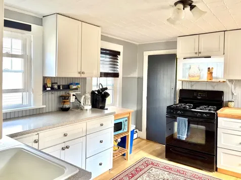 5 Kossuth Street Exeter NH 03833