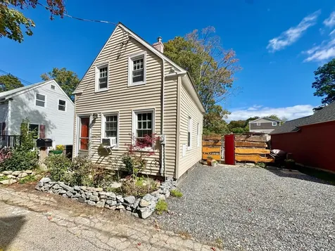 5 Kossuth Street Exeter NH 03833