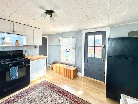 5 Kossuth Street Exeter NH 03833