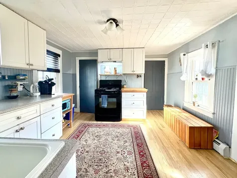 5 Kossuth Street Exeter NH 03833