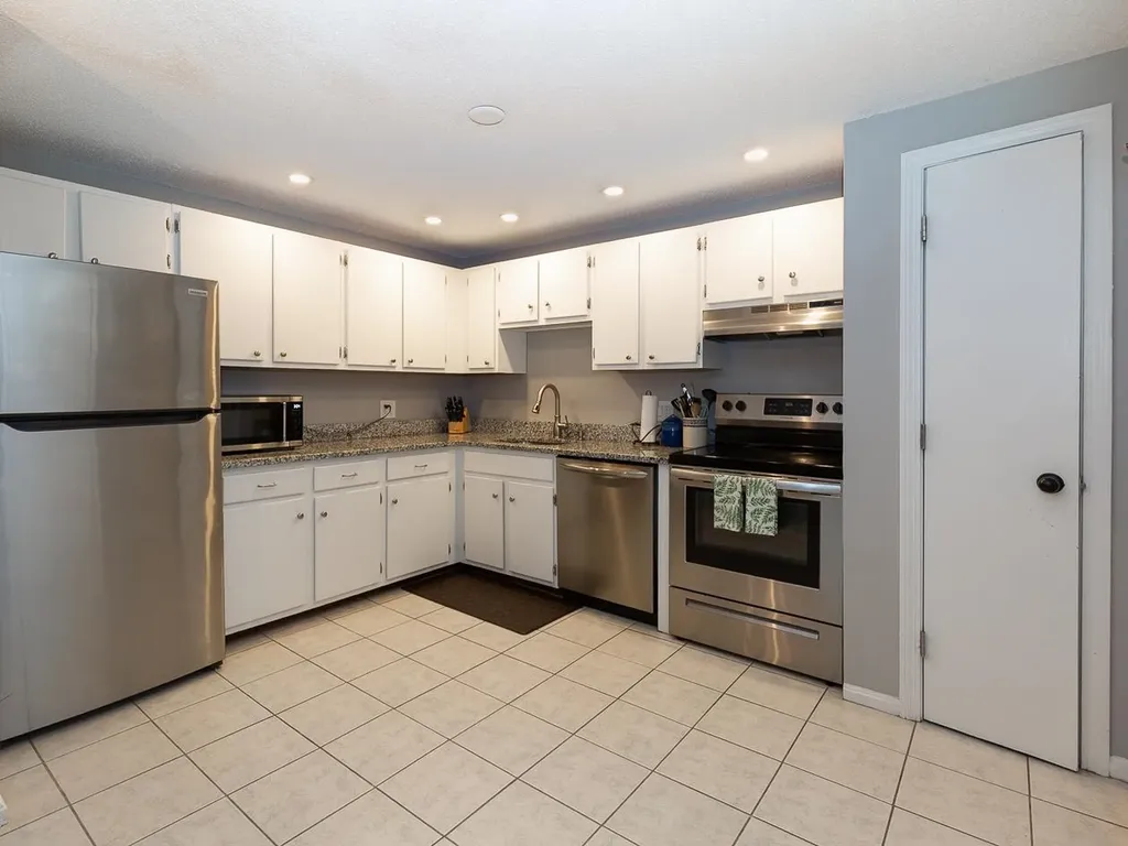 1708 White Cedar Boulevard Portsmouth NH 03801