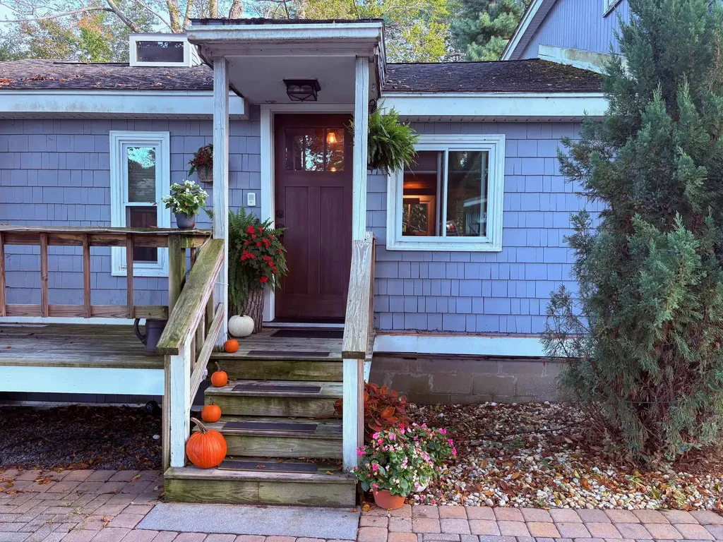 11 & 13 Dulcies Point Road Kingston NH 03848