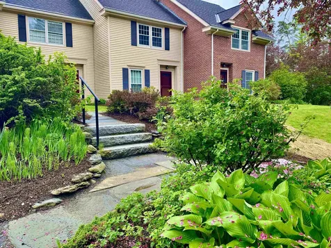 85 Townhouse Way Woodstock VT 05091