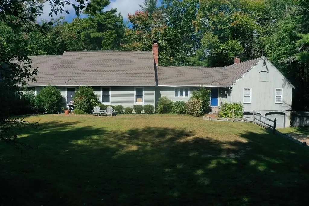 135 Exeter Road North Hampton NH 03862