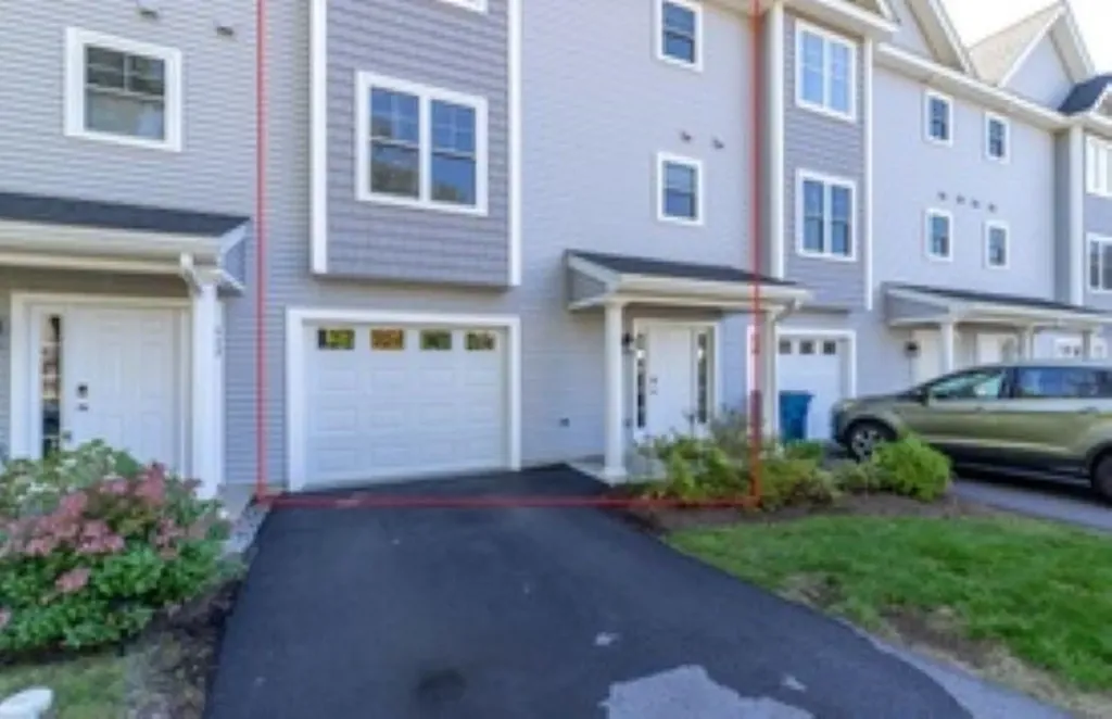 115 Forestedge Way Manchester NH 03102