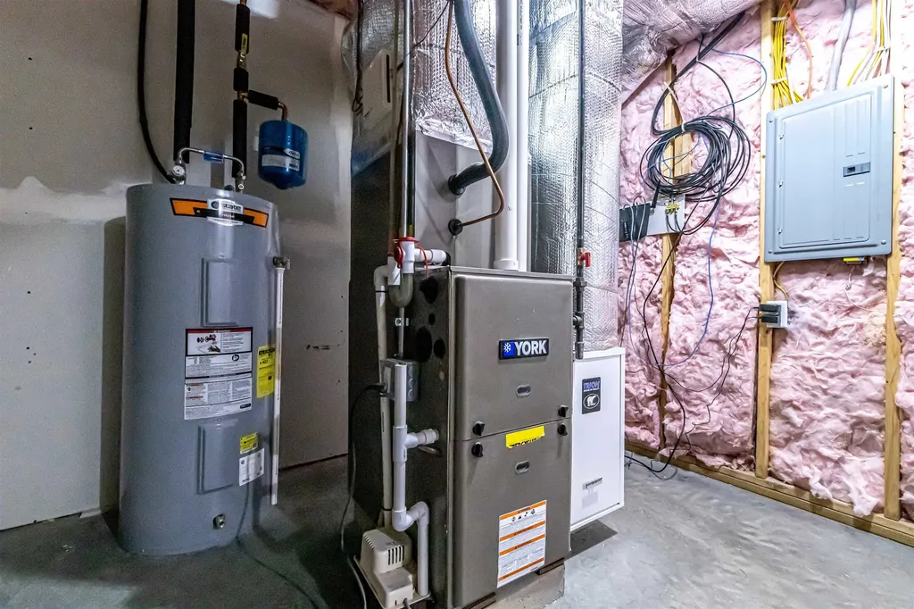 115 Forestedge Way Manchester NH 03102