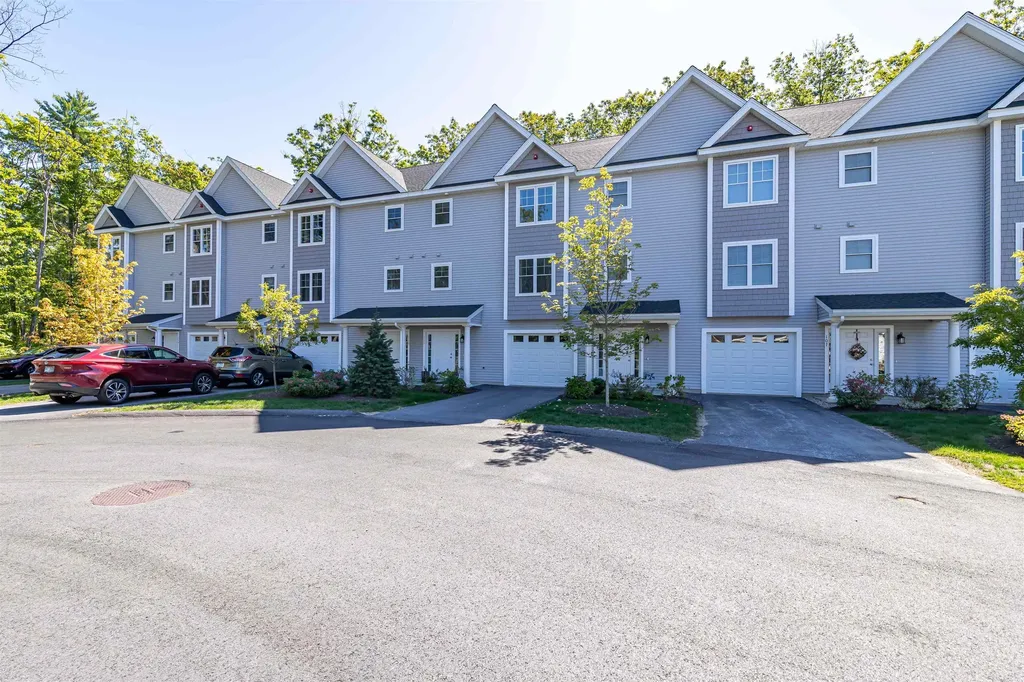 115 Forestedge Way Manchester NH 03102