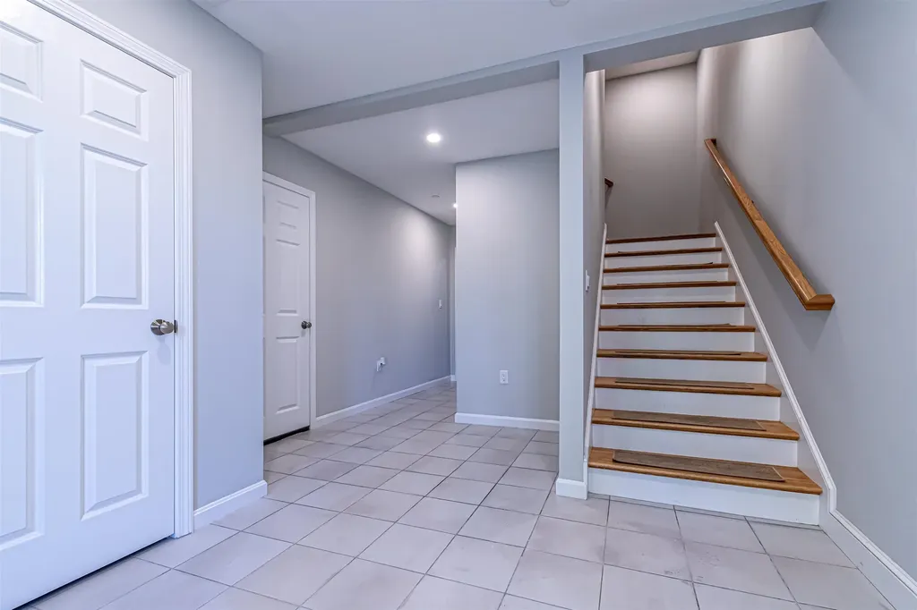 115 Forestedge Way Manchester NH 03102